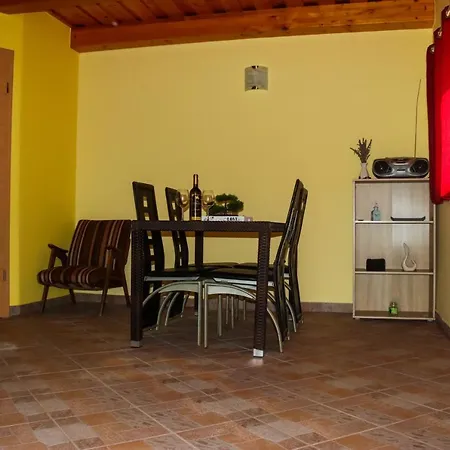 Pocitniska Hiska Pod Hadikom Διαμέρισμα Lendava
