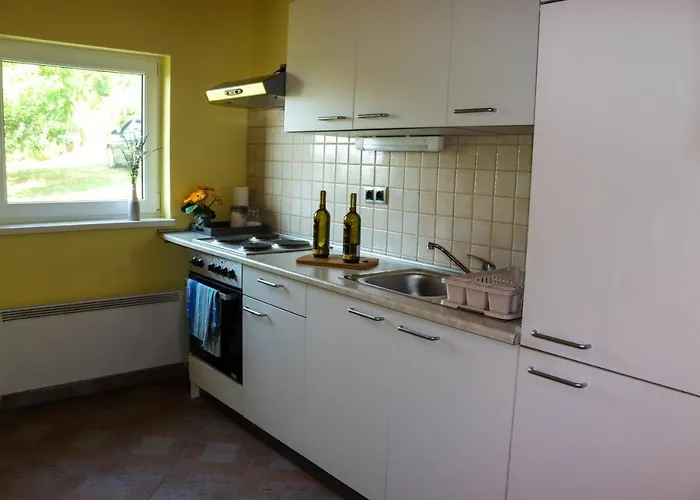 Pocitniska Hiska Pod Hadikom アパート